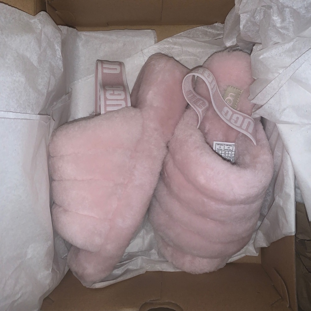 Uggs Yeah slippers